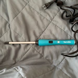 Tervilix 1/4th inch curling wand blue